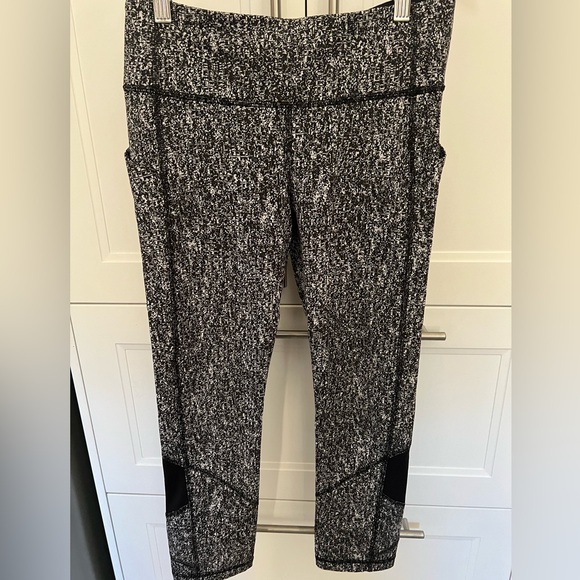 L-18 🍋Lululemon🍋 cropped leggings - Picture 1 of 5